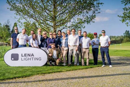 Lena Lighting zdjecie grupowe na polu golfowym