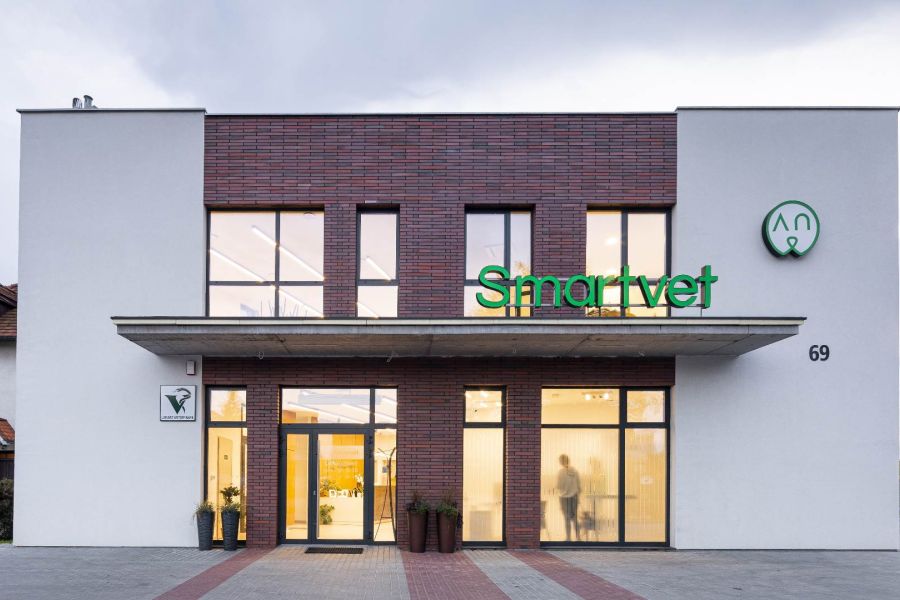 Przychodnia Weterynaryjna Smartvet elewacja zewnętrzna oświetlenie LED