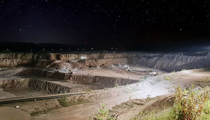 Nasze naświetlacze Factor LED oświetlają kopalnię dolomitu Holcim