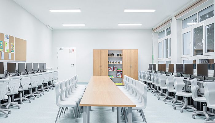 Światło, które wspiera naukę. Nowy rozdział dla szkoły w Bardzie